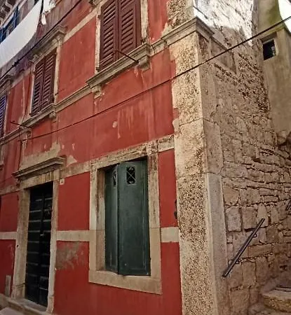 Elle Apartment